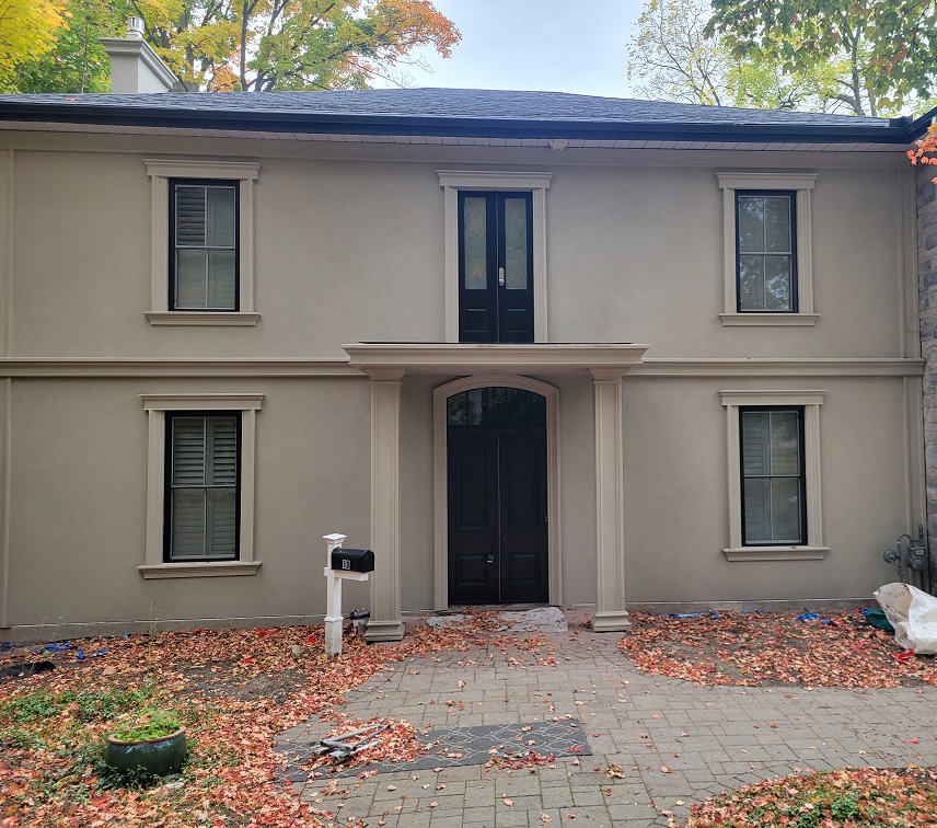Exterior stucco with mouldings in guelph house