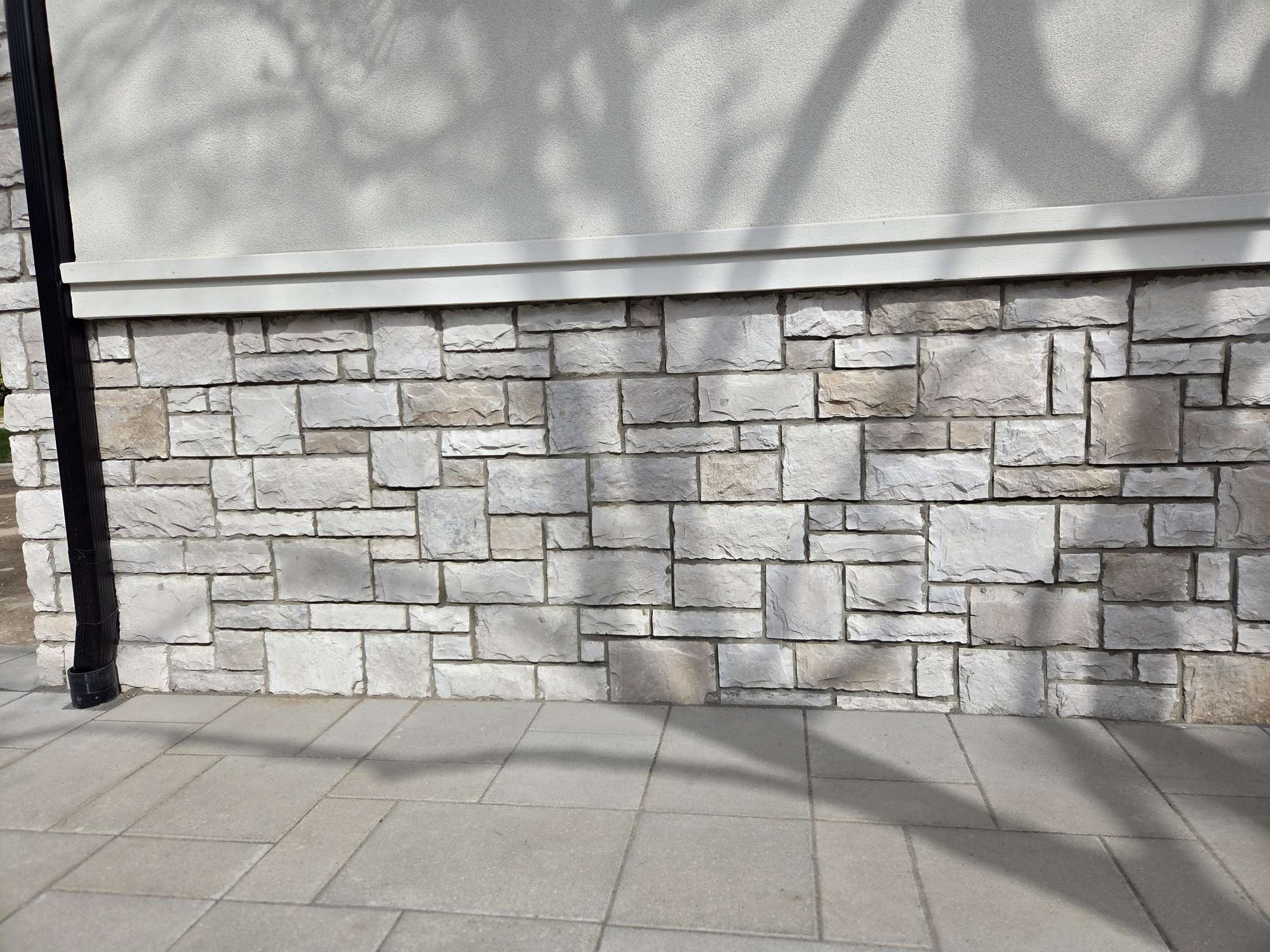 stone veneer for oakville house exterior