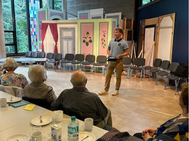 Mats Kähler bei der Cybersicherheitsschulung