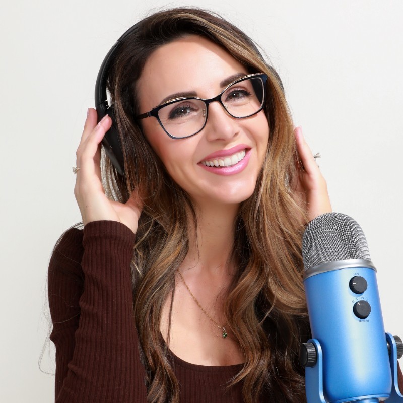 Leslie Barrett headshot