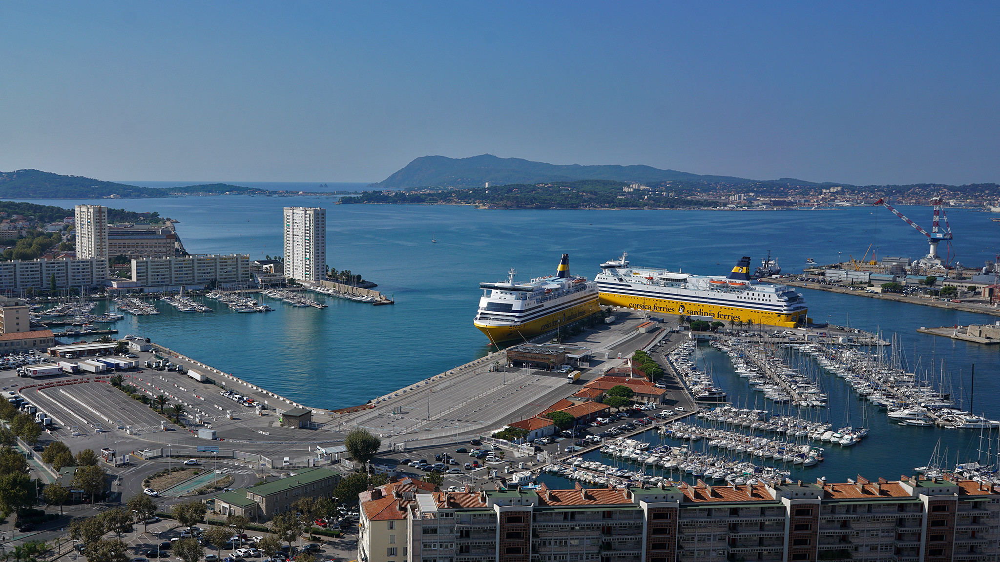 location courte durée Toulon - Port de plaisance de Toulon et traversée Toulon-Corse