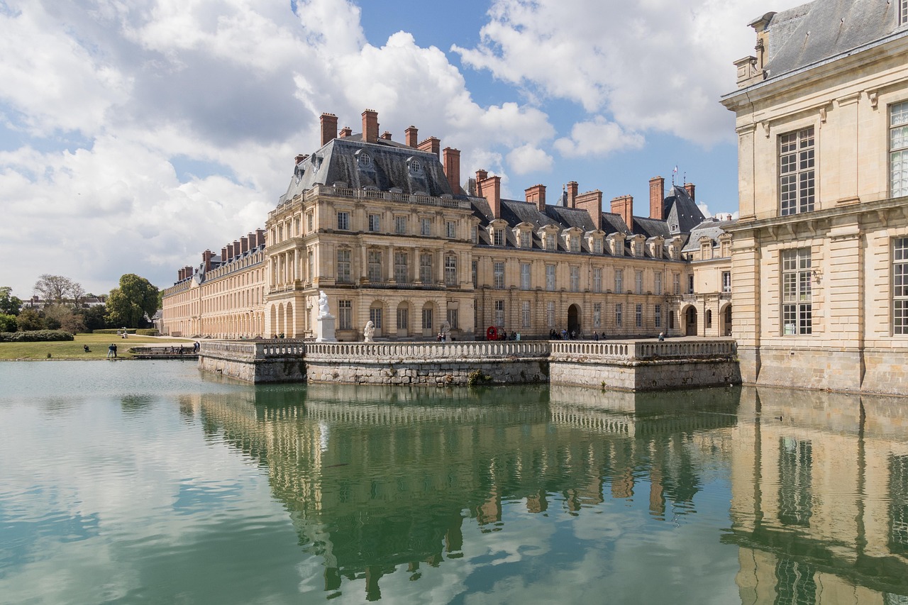 conciergerie Airbnb Fontainebleau - étang des Carpes château reflets promenade