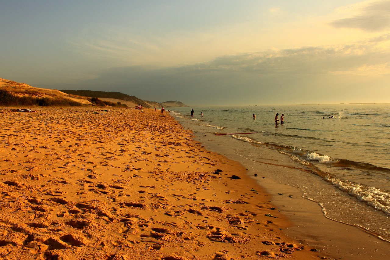 Dunes naturelles face à l'océan Atlantique à La Tranche-sur-Mer — gestion locative Vendée