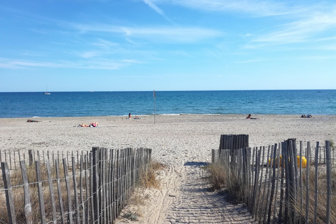 Plage proche de Montpellier sur la Méditerranée — conciergerie Airbnb Hérault