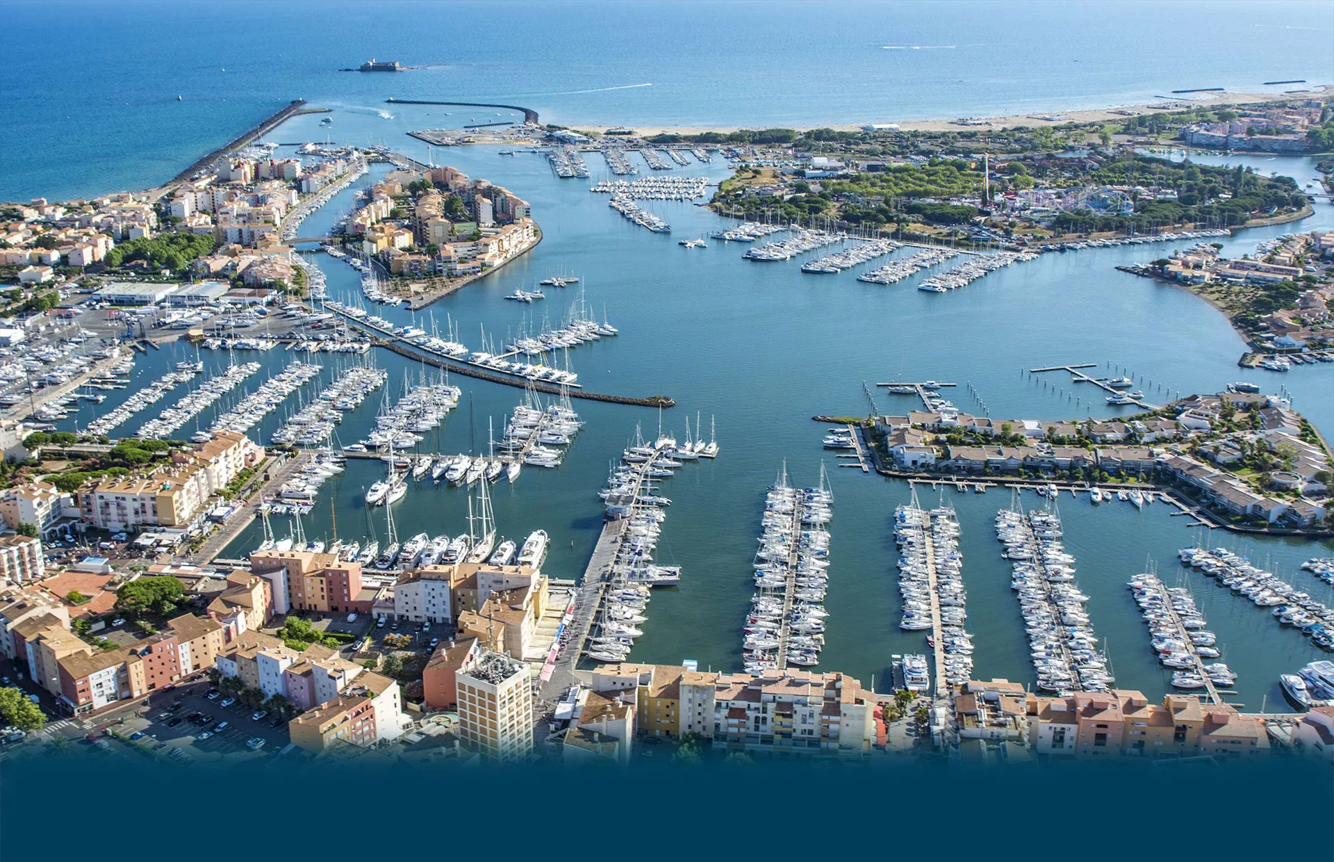 Port de plaisance et marina du Cap d'Agde face à la Méditerranée — conciergerie Airbnb Cap d'Agde