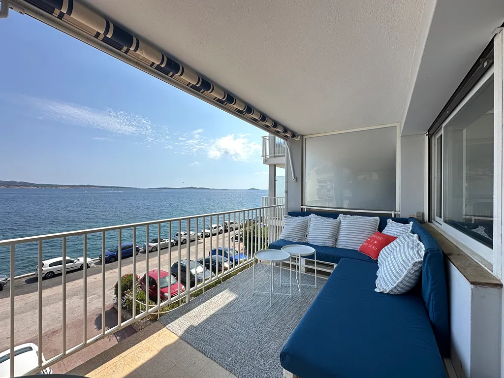 Le méditerranée-vue baie sanary balcon 18m2 au sud