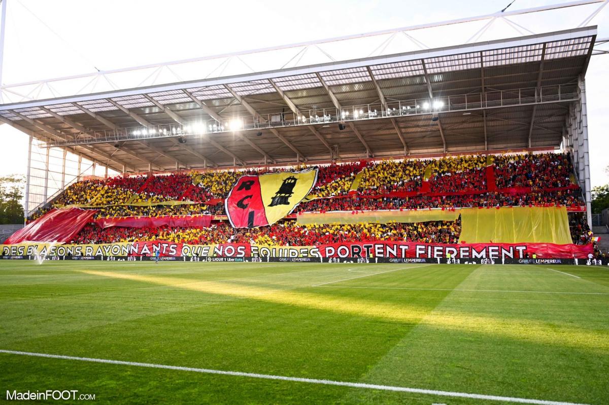 Stade Bollaert-Delelis du Racing Club de Lens, 38 000 supporters Sang et Or, enceinte emblématique du football français — location saisonnière Lens