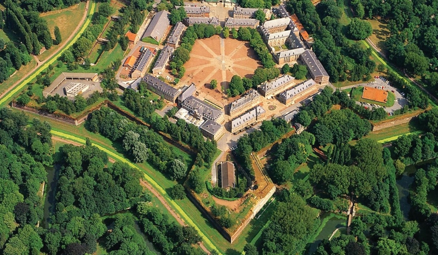 Citadelle Vauban de Lille et son parc de 110 hectares, à cinq minutes de Lomme en tramway — location courte durée Lomme Lille