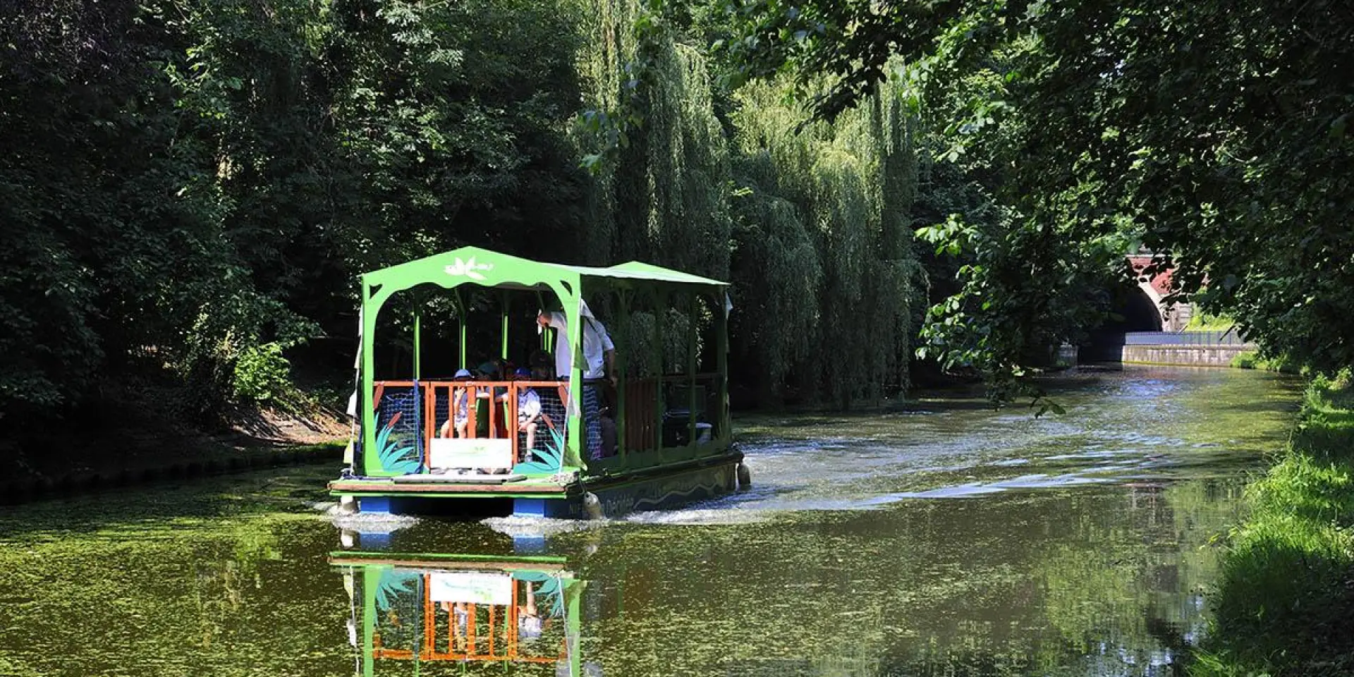 Canal de la Deûle à Lambersart, kayak et paddle en milieu urbain aux portes de Lille — conciergerie Airbnb Hauts-de-France