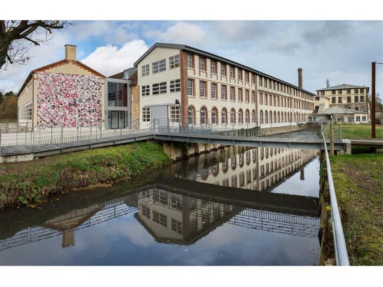 Ateliers de production de la Manufacture Bohin à Saint-Sulpice-sur-Risle, aiguilles et épingles fabriquées à la main depuis 1833 — location saisonnière Orne