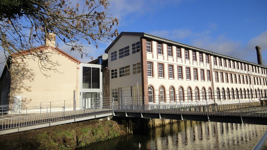 Manufacture Bohin à Saint-Sulpice-sur-Risle, 5 km de Rugles, unique fabricant français d'aiguilles, Monument Historique — location courte durée Pays d'Ouche