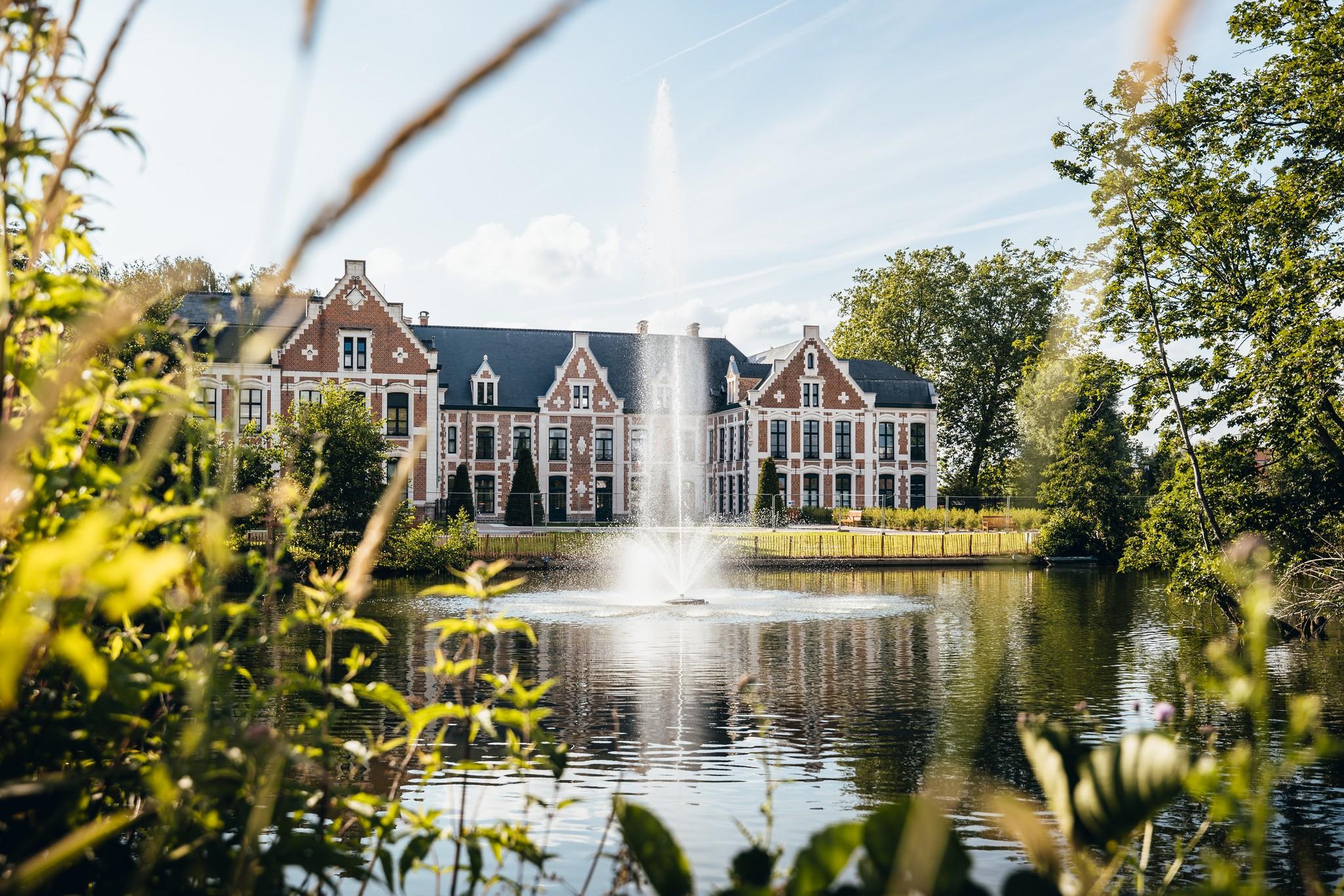 Château de Robersart et son parc arboré médiéval à Saint-André-lez-Lille, ancienne demeure bourgeoise du XIXe siècle — location saisonnière Saint-André-lez-Lille