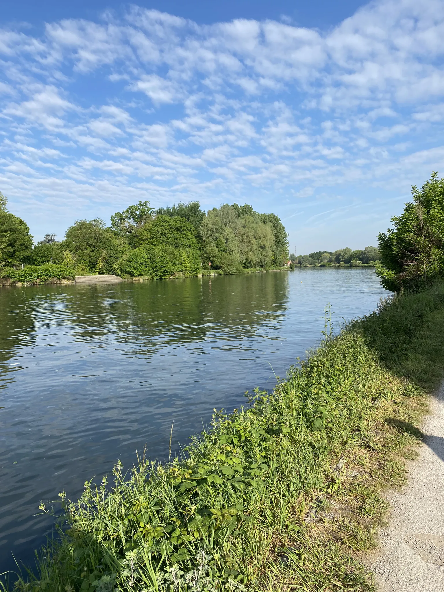 Voie verte cyclable le long du canal de la Deûle à Saint-André-lez-Lille, itinéraire cyclable vers Lille et la Belgique — gestion locative Nord