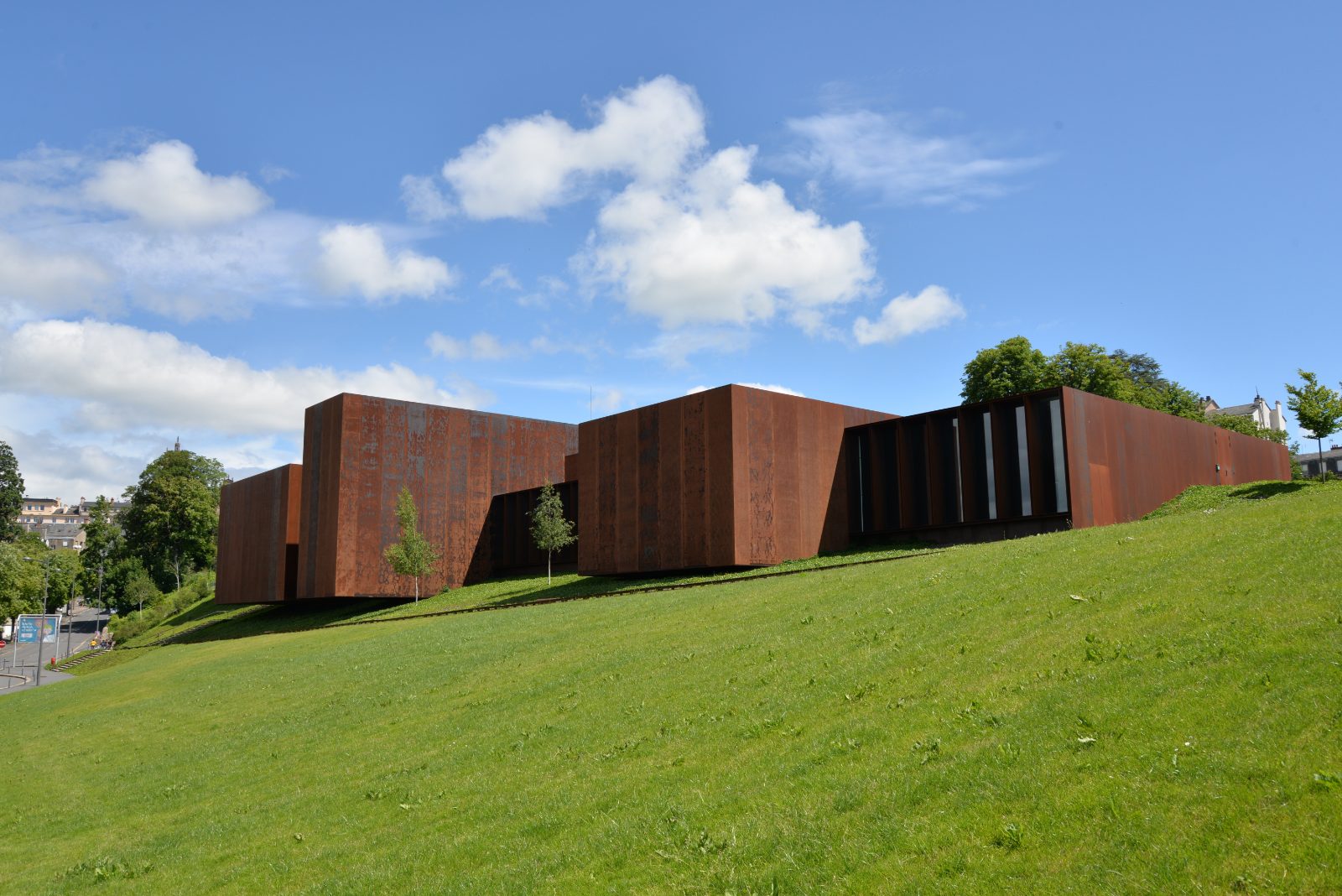 Musée Soulages de Rodez et son architecture en acier Corten — conciergerie Airbnb Aveyron