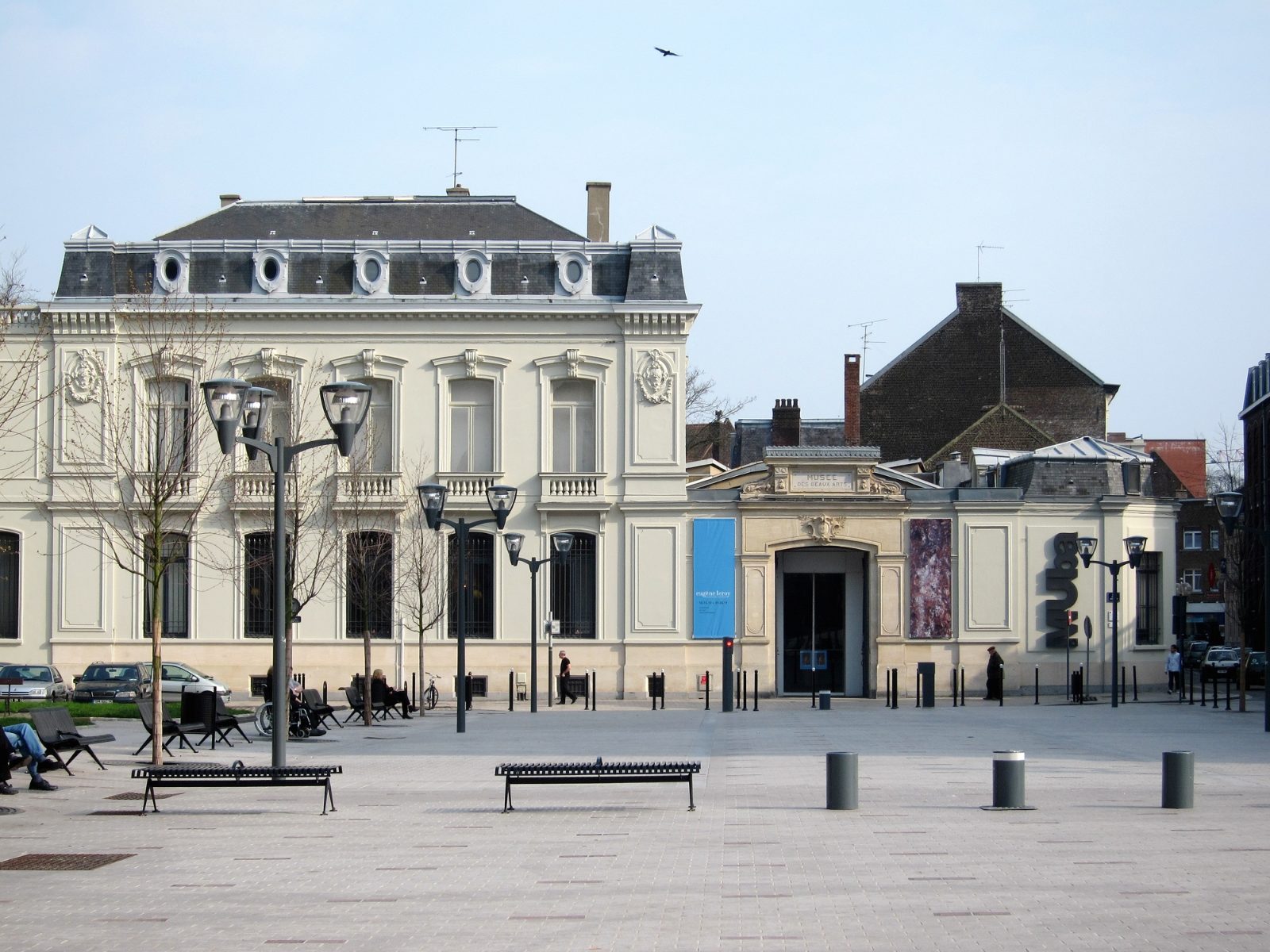 Entrée du MUba Eugène Leroy, musée des Beaux-Arts de Tourcoing — location saisonnière Tourcoing