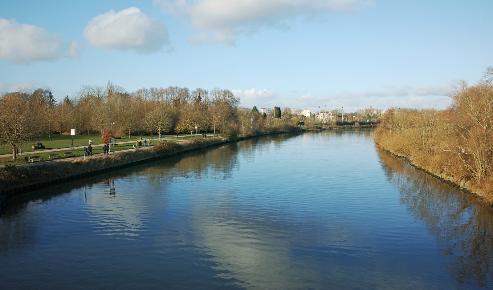 La Deûle et la passerelle Ory à Lambersart — location courte durée Nord