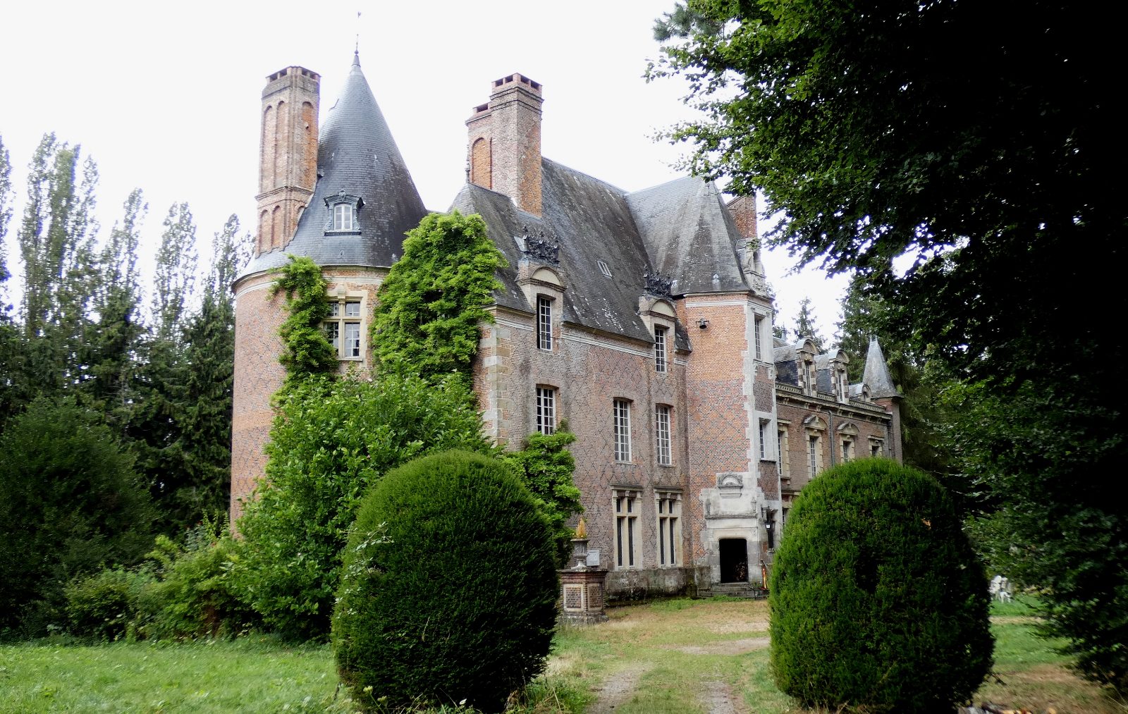 Château du Fontenil à Saint-Sulpice-sur-Risle — gestion locative Orne