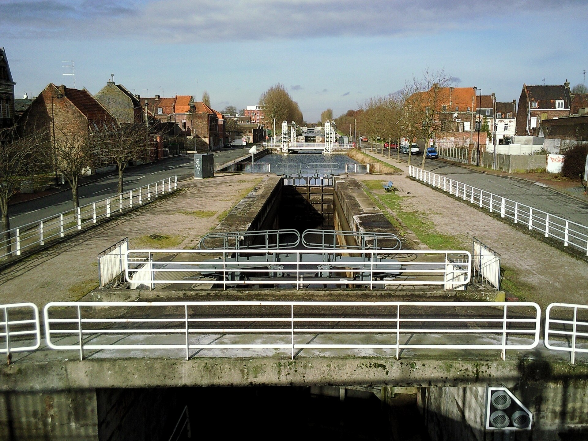 Écluse du Galon d'eau sur le canal de Roubaix — location saisonnière Nord