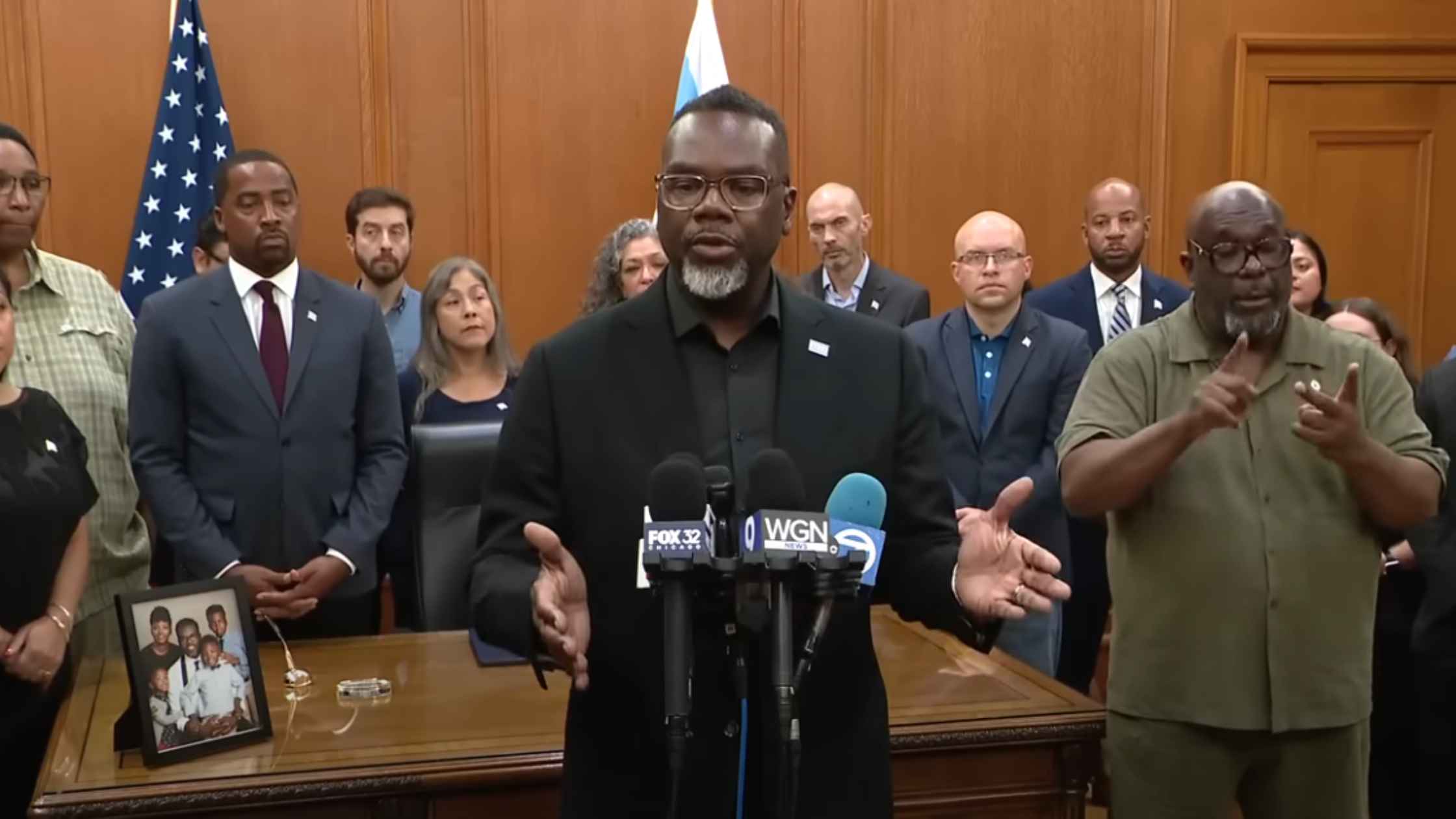 Chicago Mayor Signs Protective Order