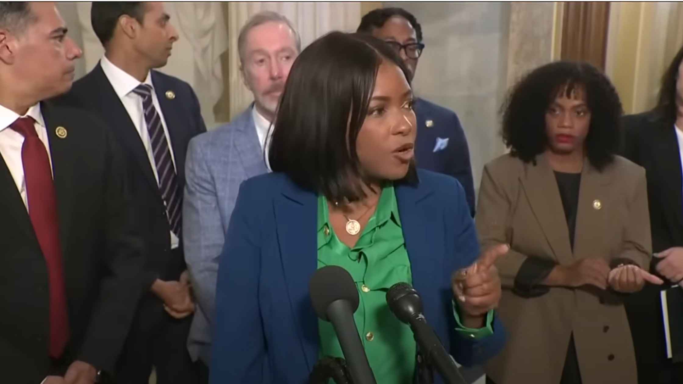 House Lawmakers Comment on Epstein Testimony