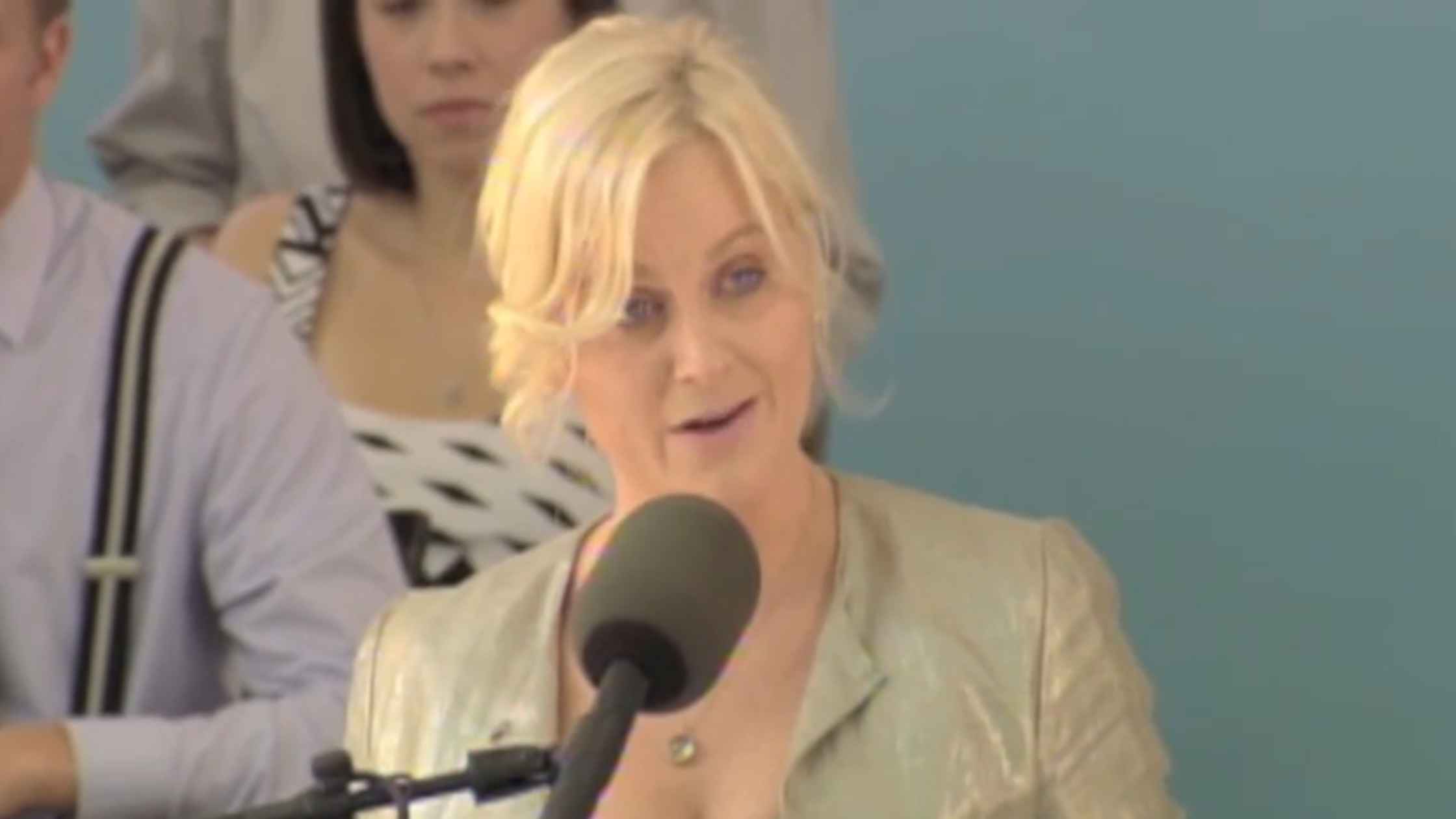 Amy Poehler Speaks at 2011 Harvard College Class Day
