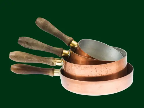 Different Types of Pans: Cookware Materials & Their Uses
