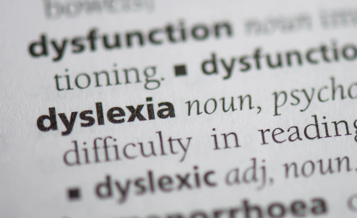 word dyslexia focused on a notebook
