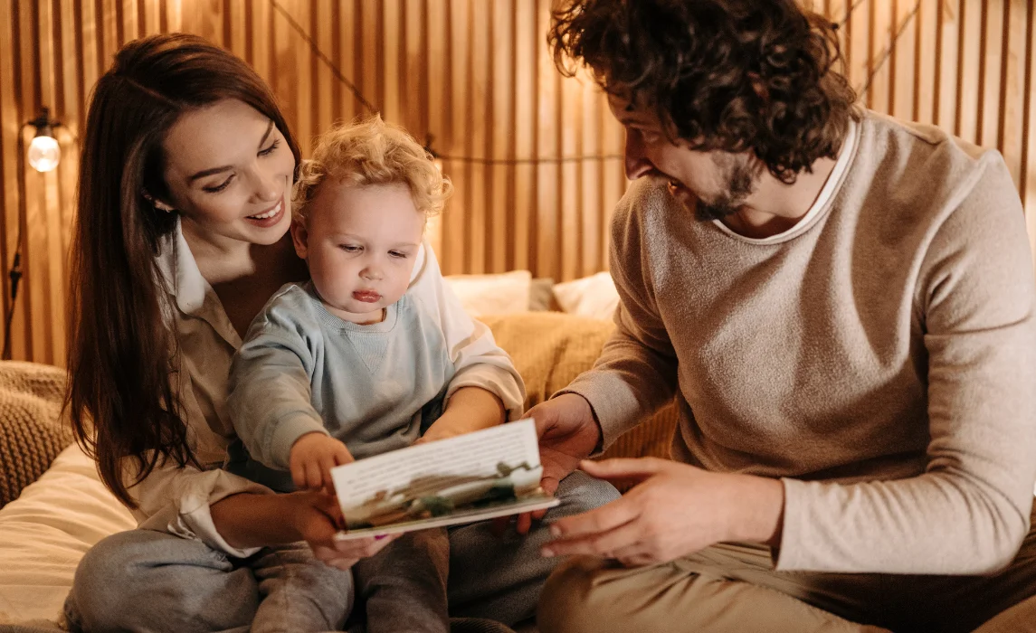 baby learning how to read