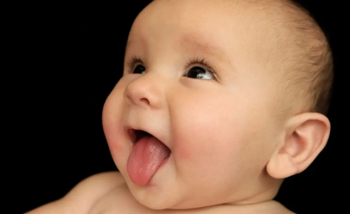 Tongue-Tie (Ankyloglossia): Signs Your Baby Needs Help