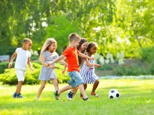 Active Play vs Structured Sports for Kids: Finding Balance for Your Child