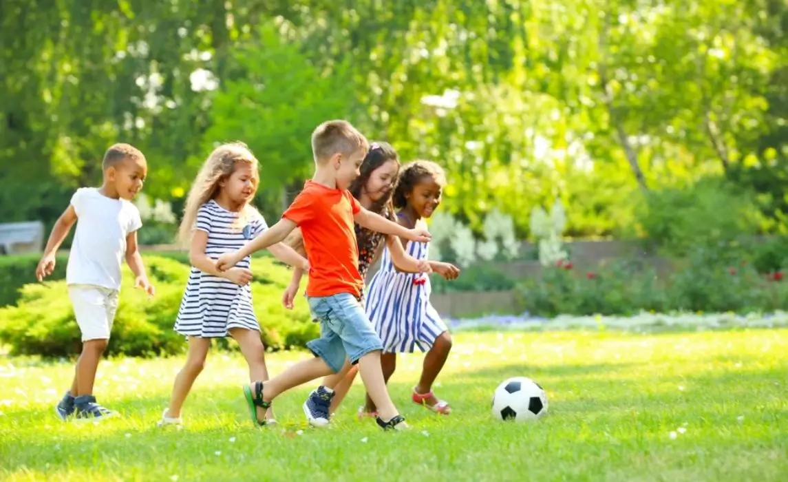 Active Play vs Structured Sports for Kids: Finding Balance for Your Child
