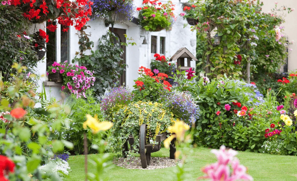 10 Inspiring English Garden Ideas for a Country Cottage Garden