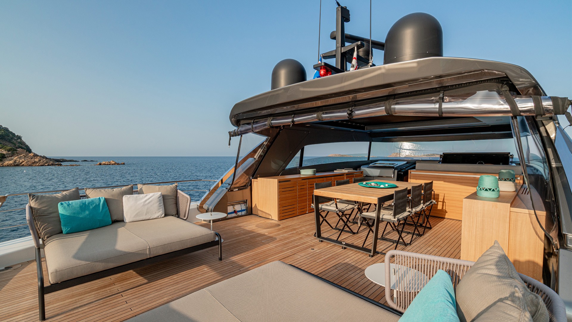 View of the yacht’s exterior