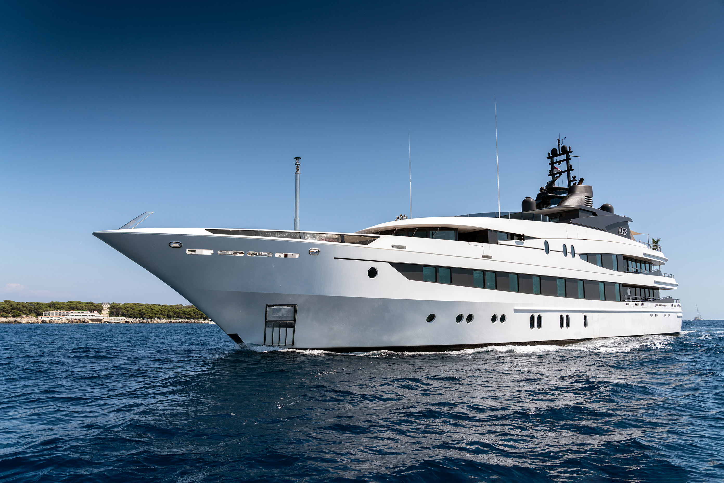 View of the yacht’s exterior