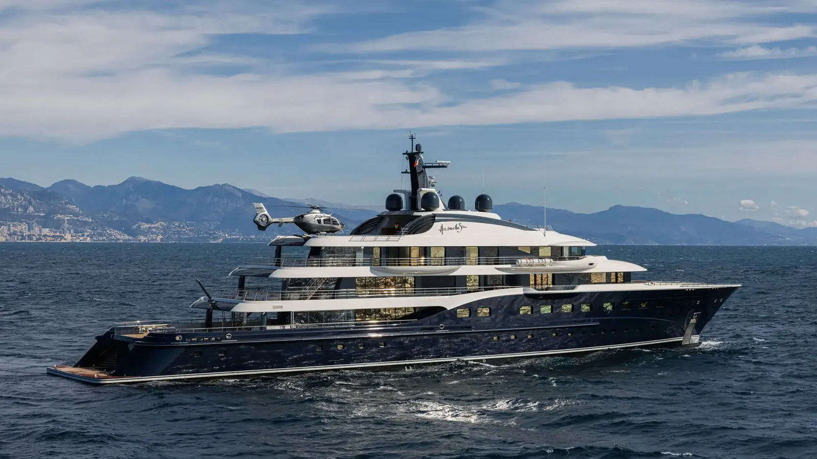 View of the yacht’s exterior