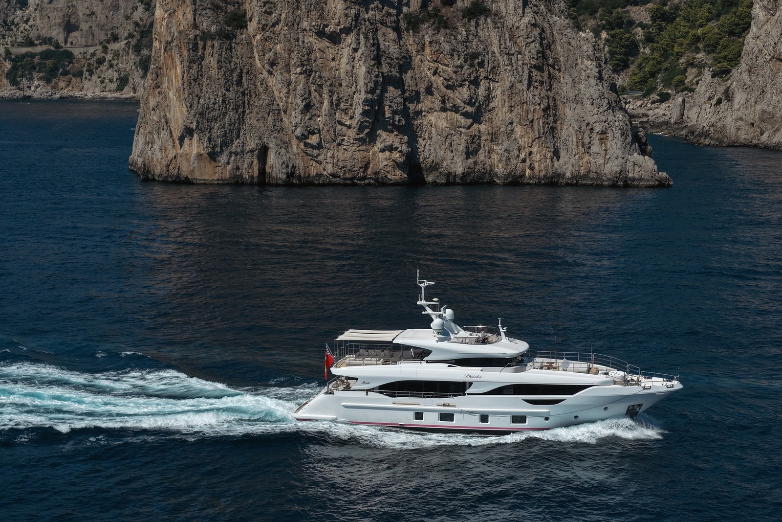 Rosinha motor yacht exterior, photo 1 of 16