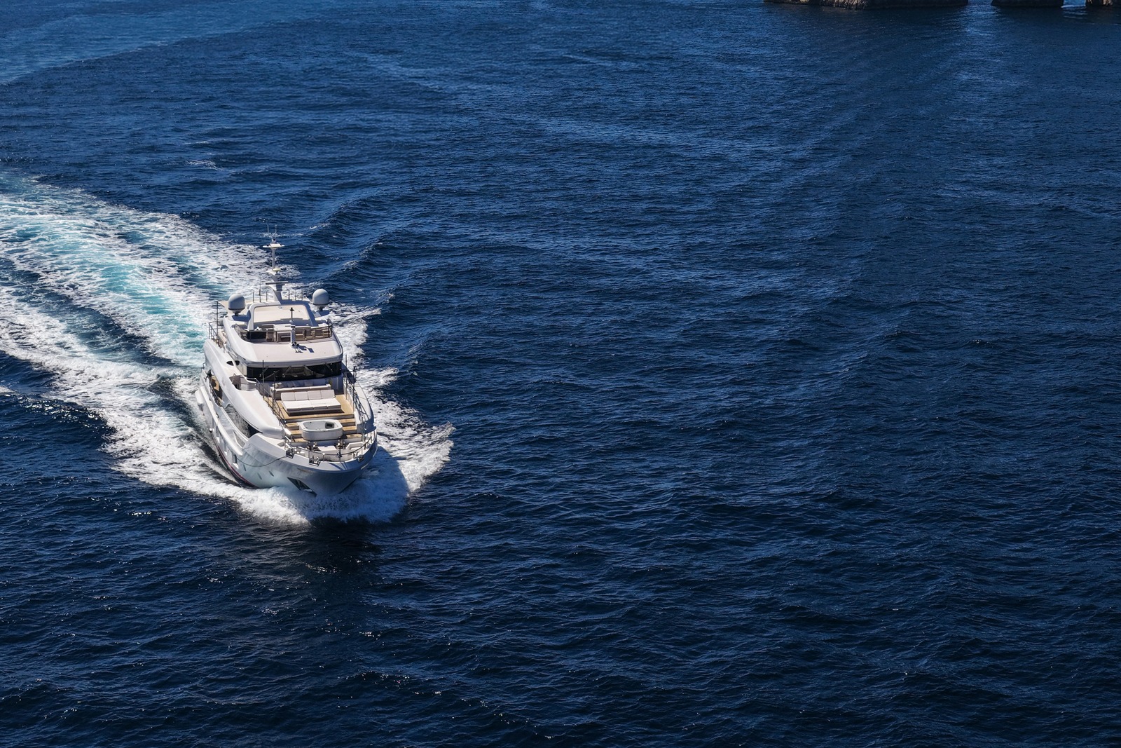 Rosinha motor yacht exterior, photo 4 of 16
