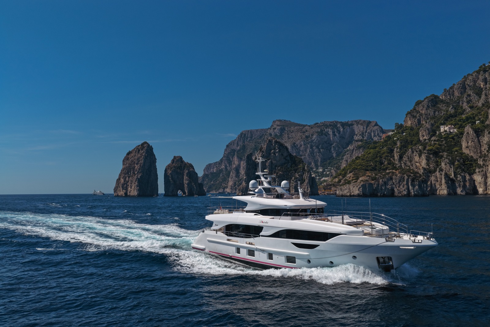 Rosinha motor yacht exterior, photo 5 of 16