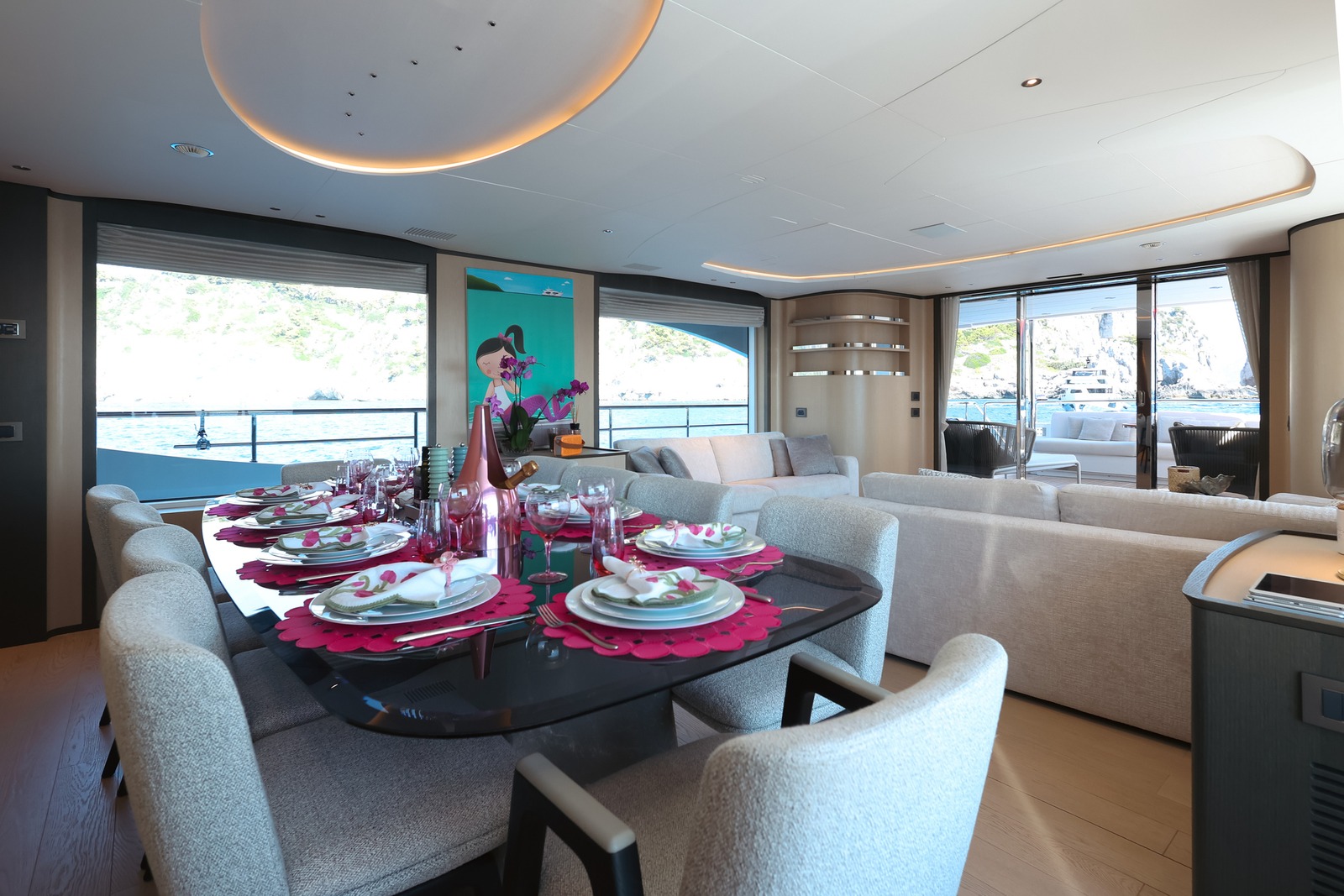 Rosinha motor yacht interior, photo 2 of 18