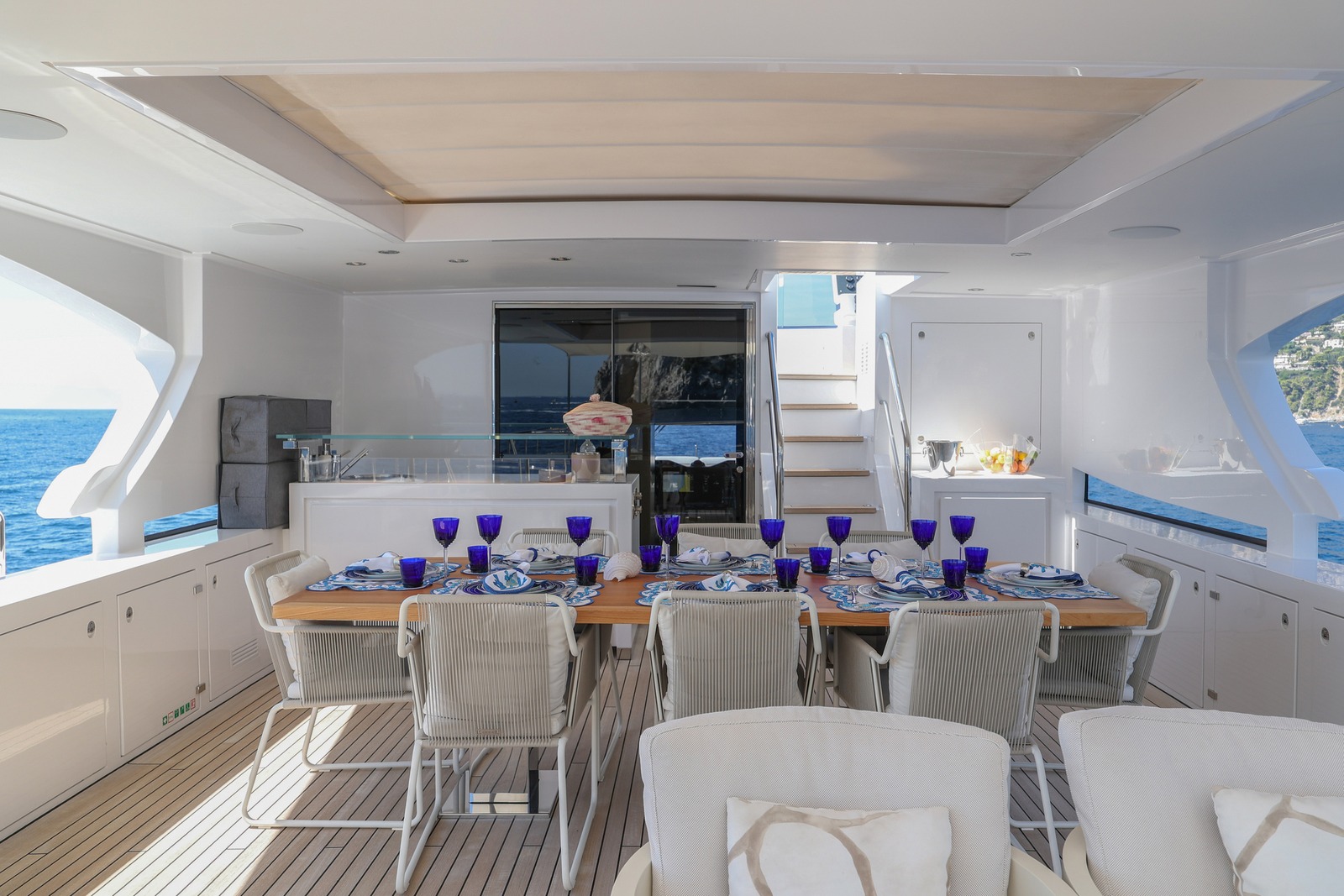 Rosinha motor yacht exterior, photo 12 of 16