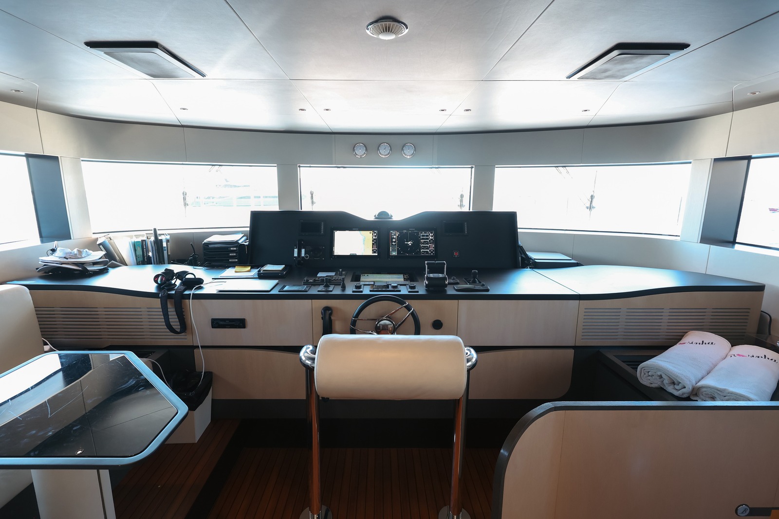 Rosinha motor yacht interior, photo 17 of 18