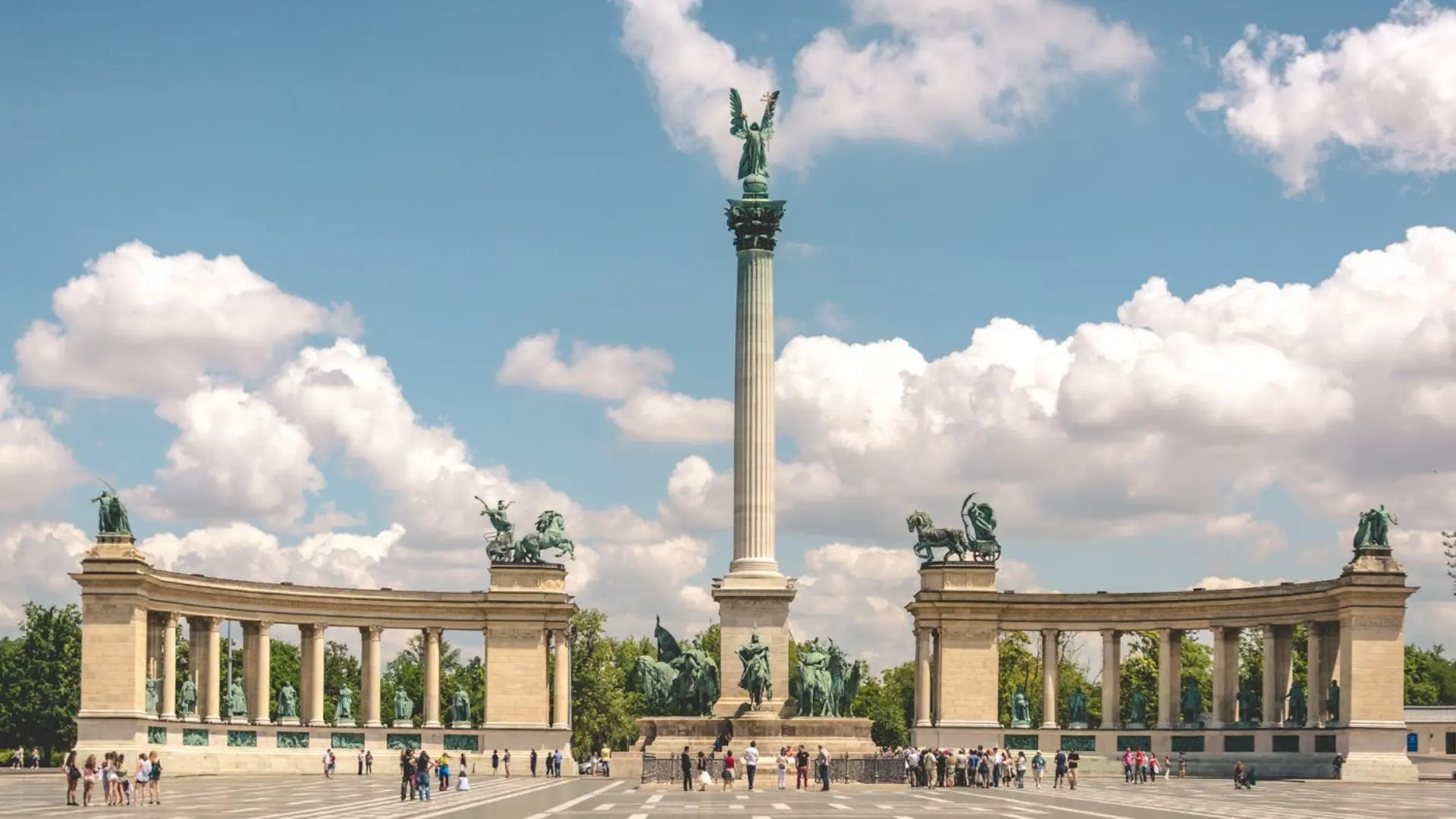 Heroes’ Square