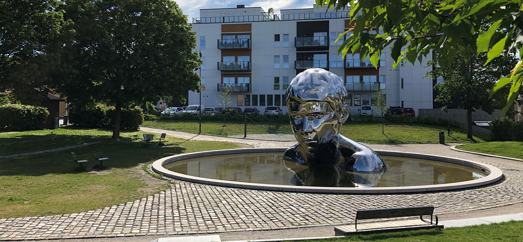 Sculpture of Olav in Skoleparken