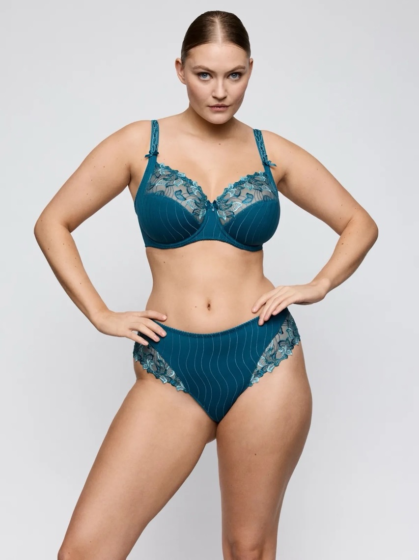 Jenette Bras Belgium PrimaDonna Deauville Lace Seamed Full Cup Bra in Blue with Lace Briefs in Blue