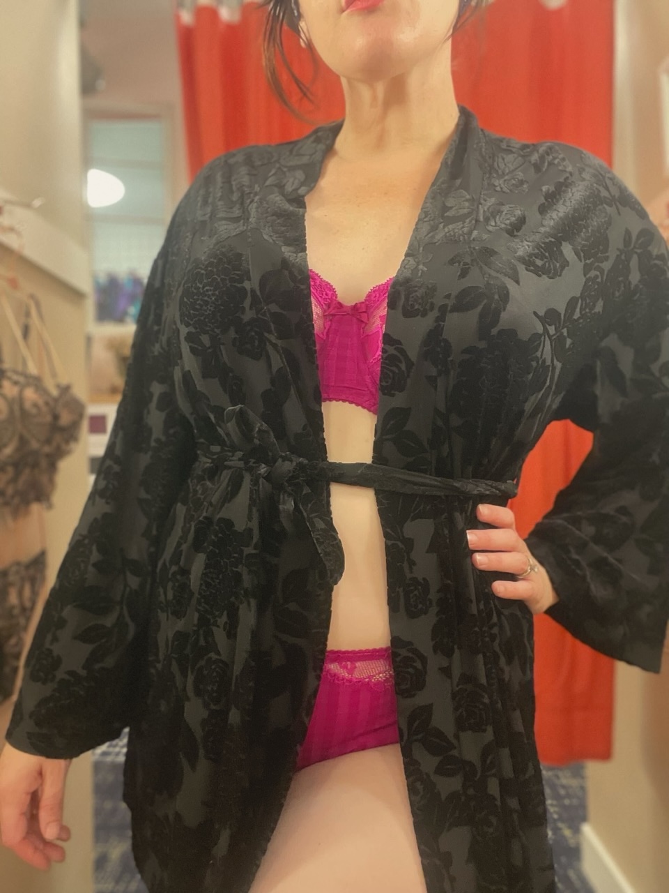 Jenette Bras USA Only Hearts Bed of Roses Sheer Velvet Short Robe in Black