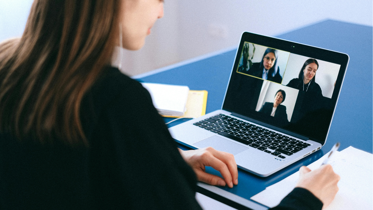 Workplace Communication in the UK: Keeping Hybrid Teams Connected and Engaged