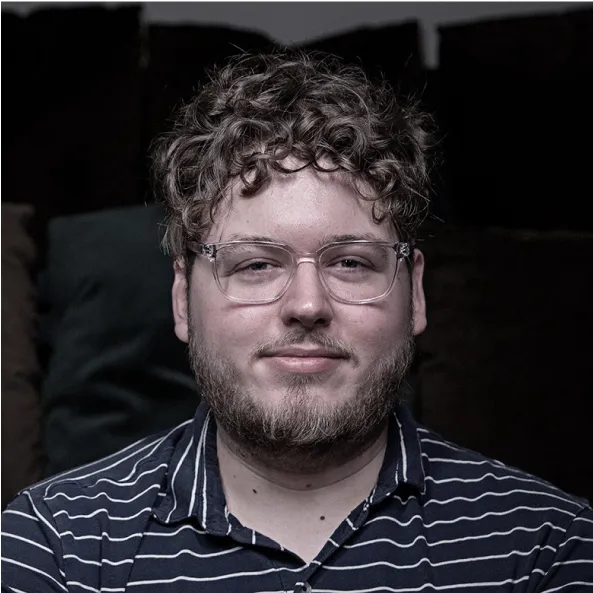 Artur Jopek headshot