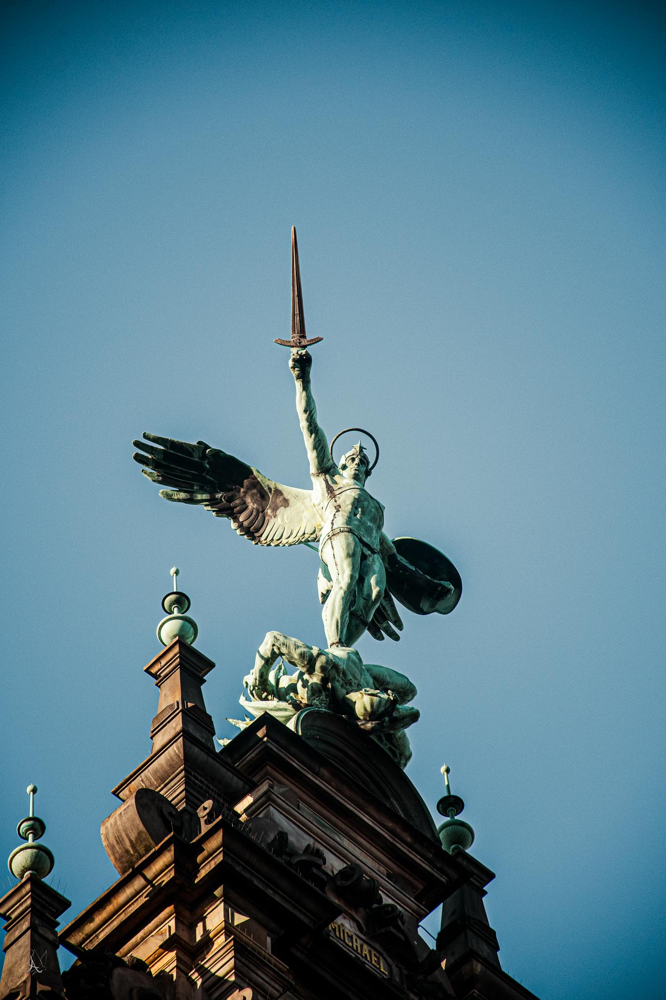Hamburger-Rathause-Statue