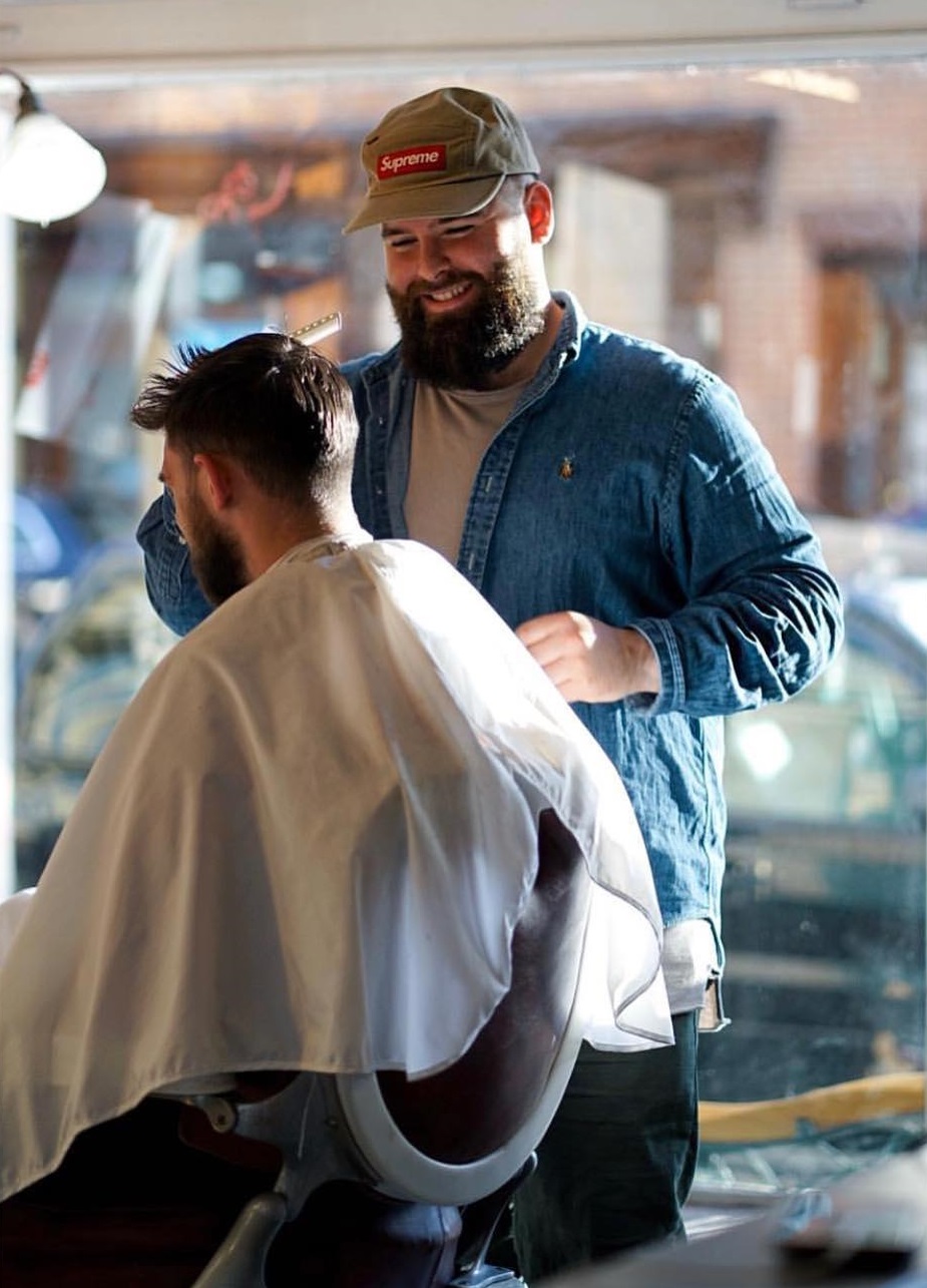 Zach Ramsey cutting hair
