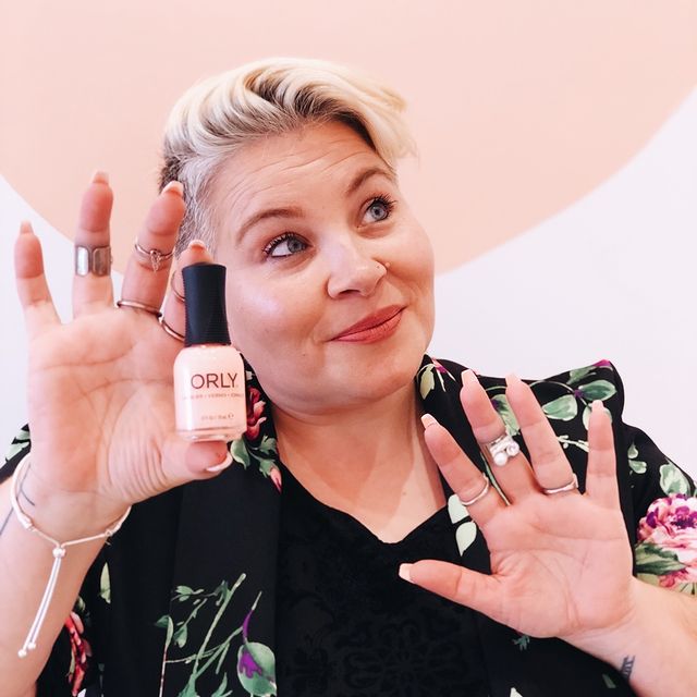 Naja Nail Guru online influencer